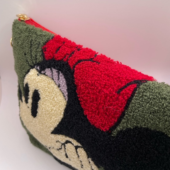 Minnie Mouse Carpet Bag - Picture 2 of 7